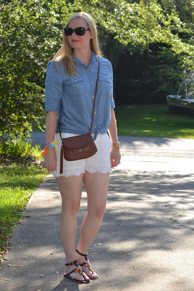 Trendy Wednesday Link-up #29: Chambray, Eyelet & Ikwetta - Classy Yet ...