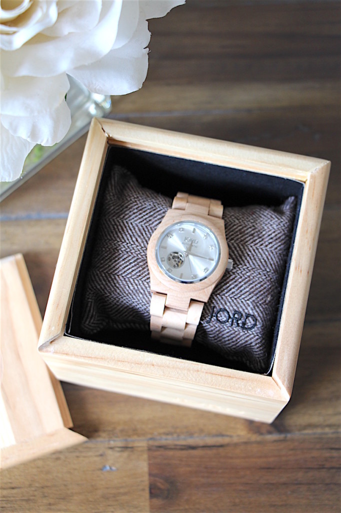 Stripes Taupe & A Wood Watch