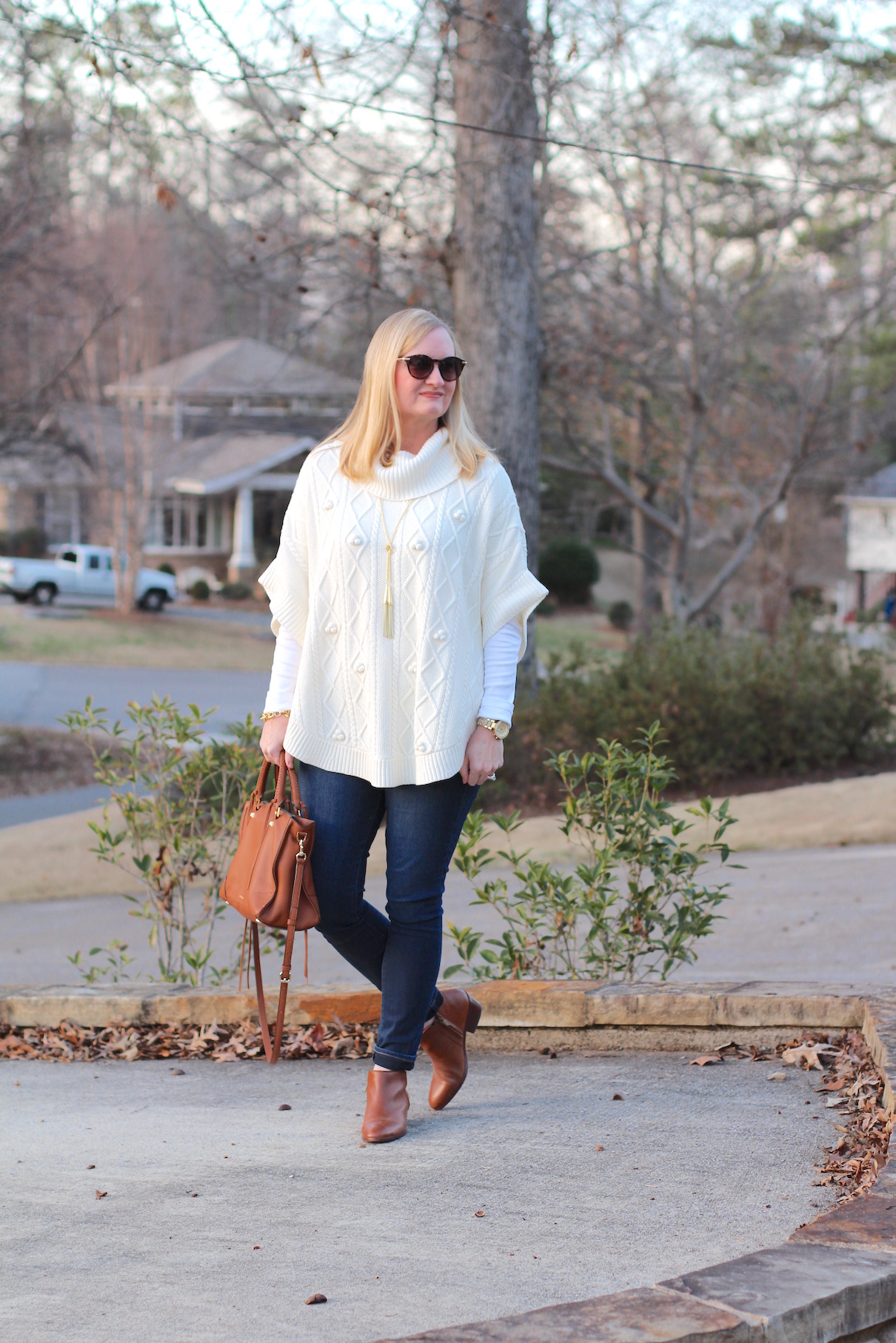 Poncho, Denim and Cognac (Trendy Wednesday Link-up #104) - Classy