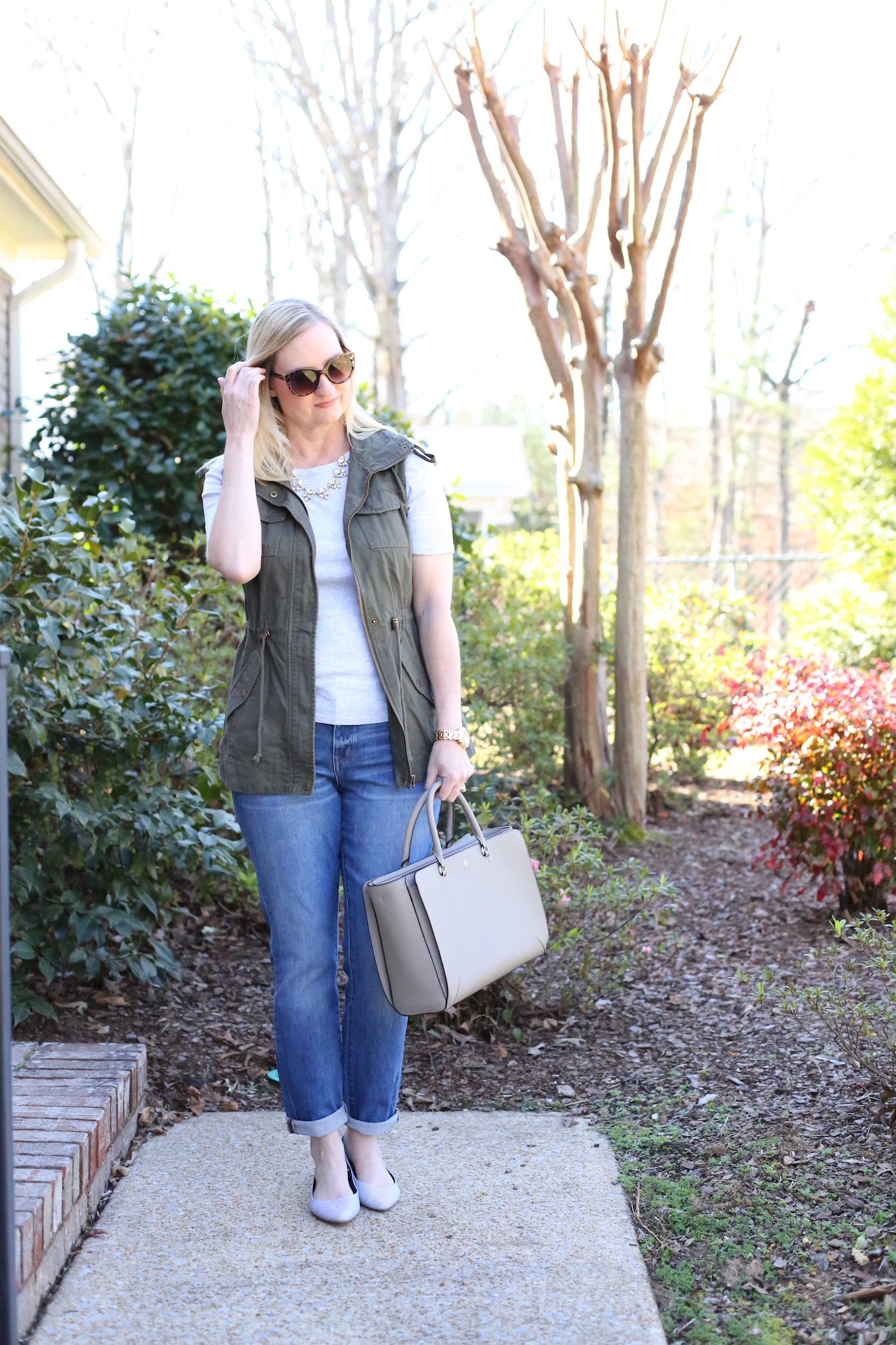 Turning Heads Linkup- Styling an Olive Green Bag with Dark Florals -  Elegantly Dressed and Stylish