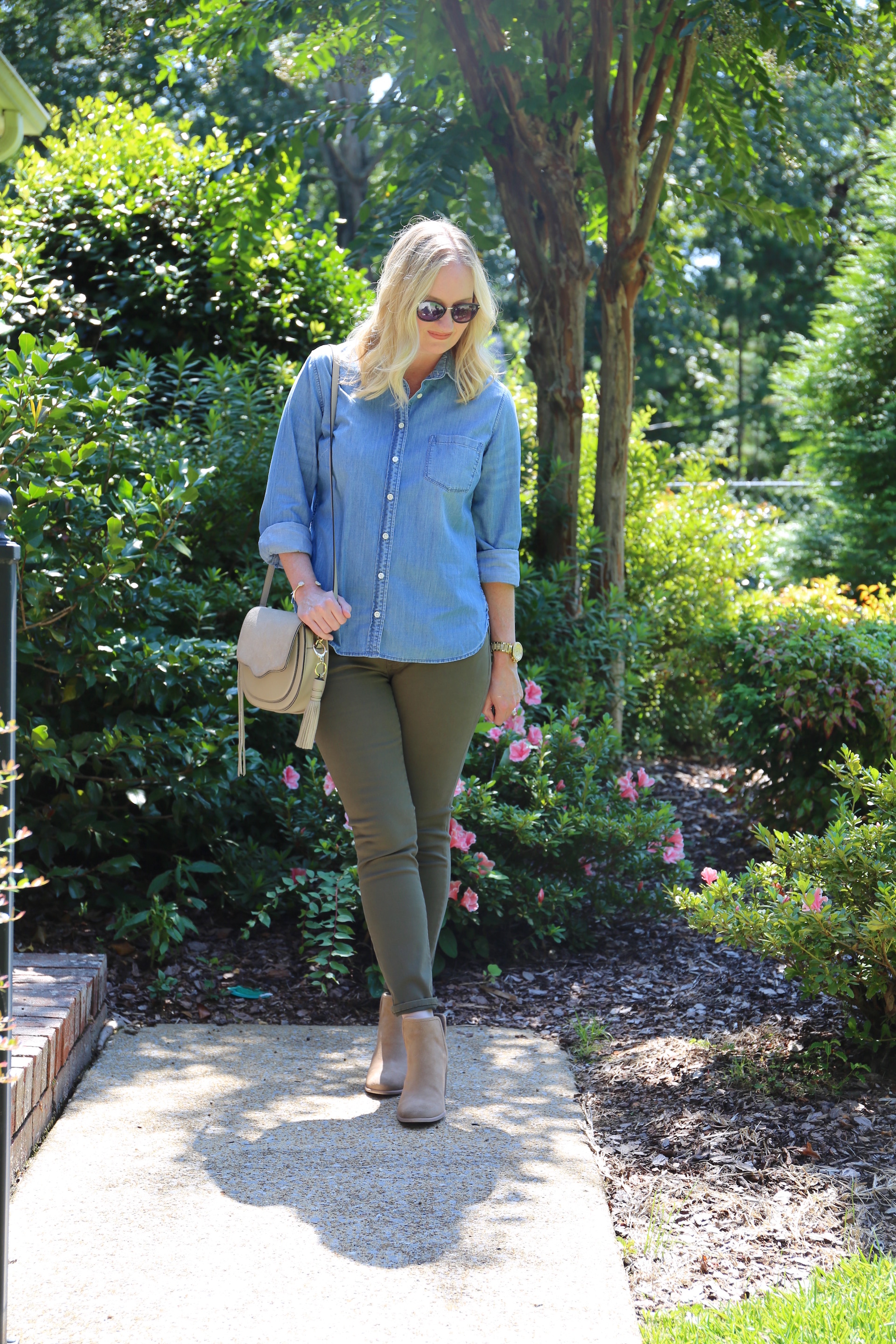 How to Wear Olive Jeans, 5 Olive Jeans Outfits