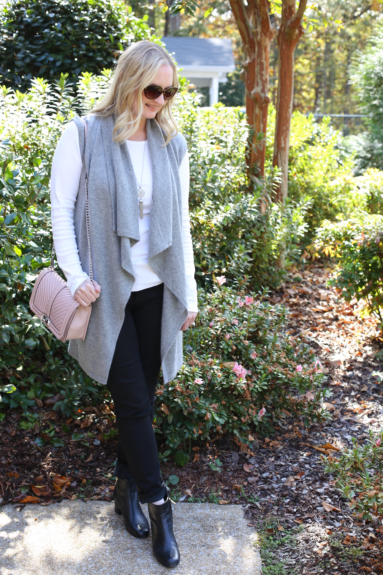 Neutrals With a Pop of Pink 