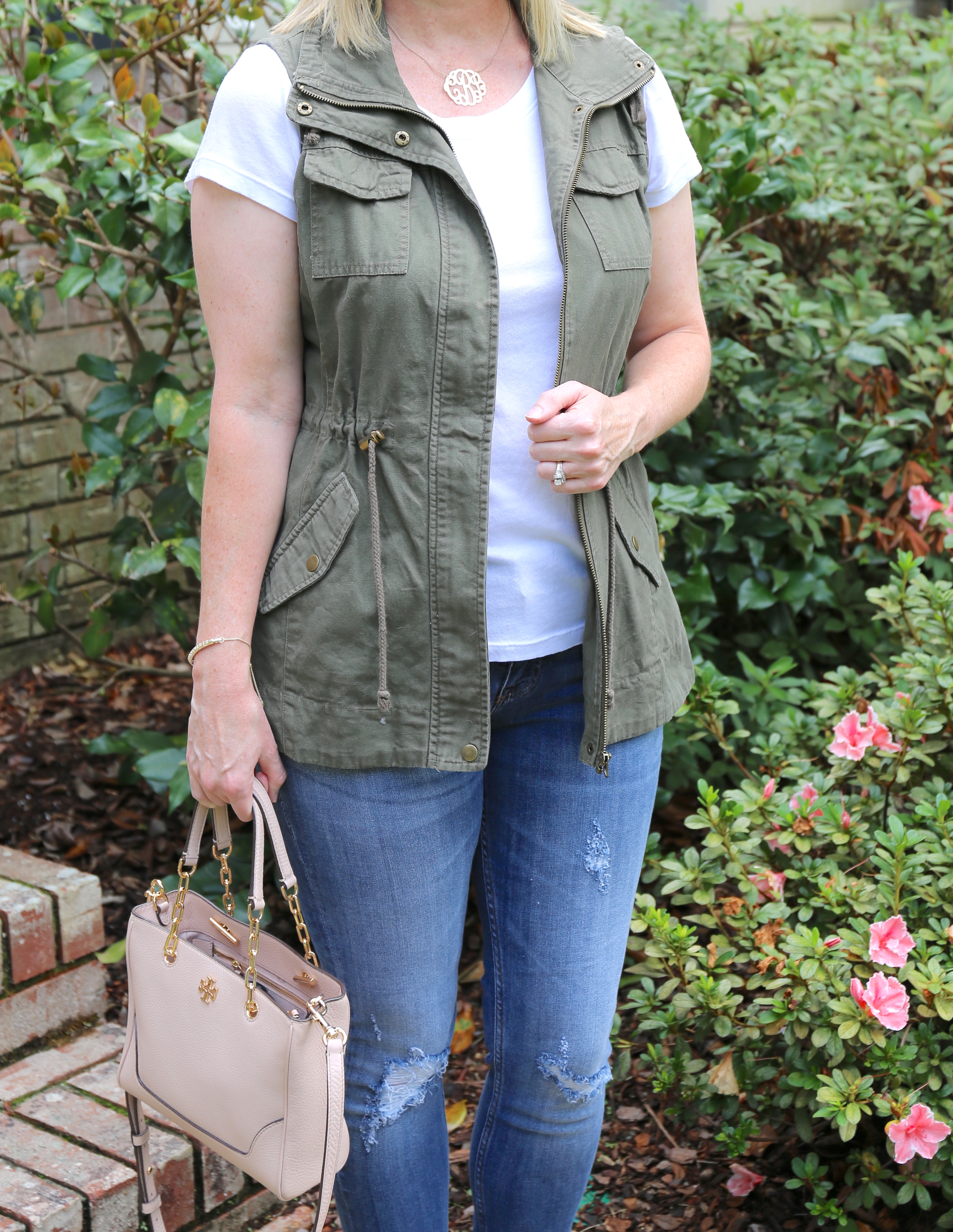 Olive green vest clearance outfit