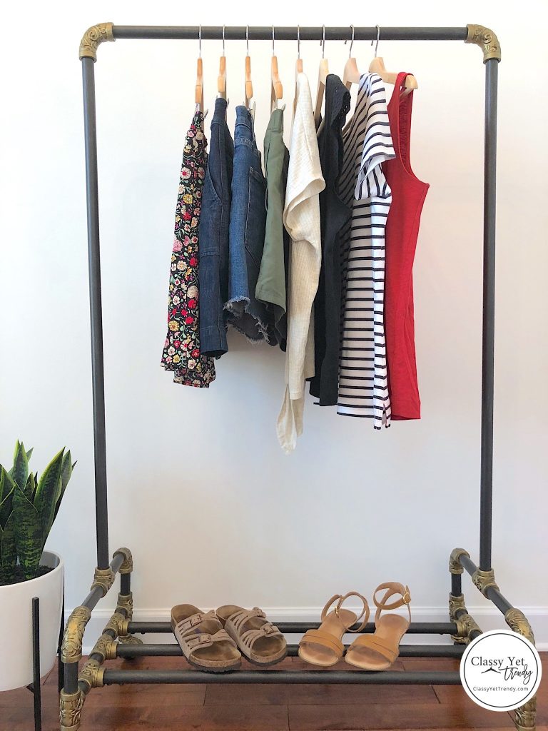 Savannah Georgia May 2019 - travel capsule clothes rack