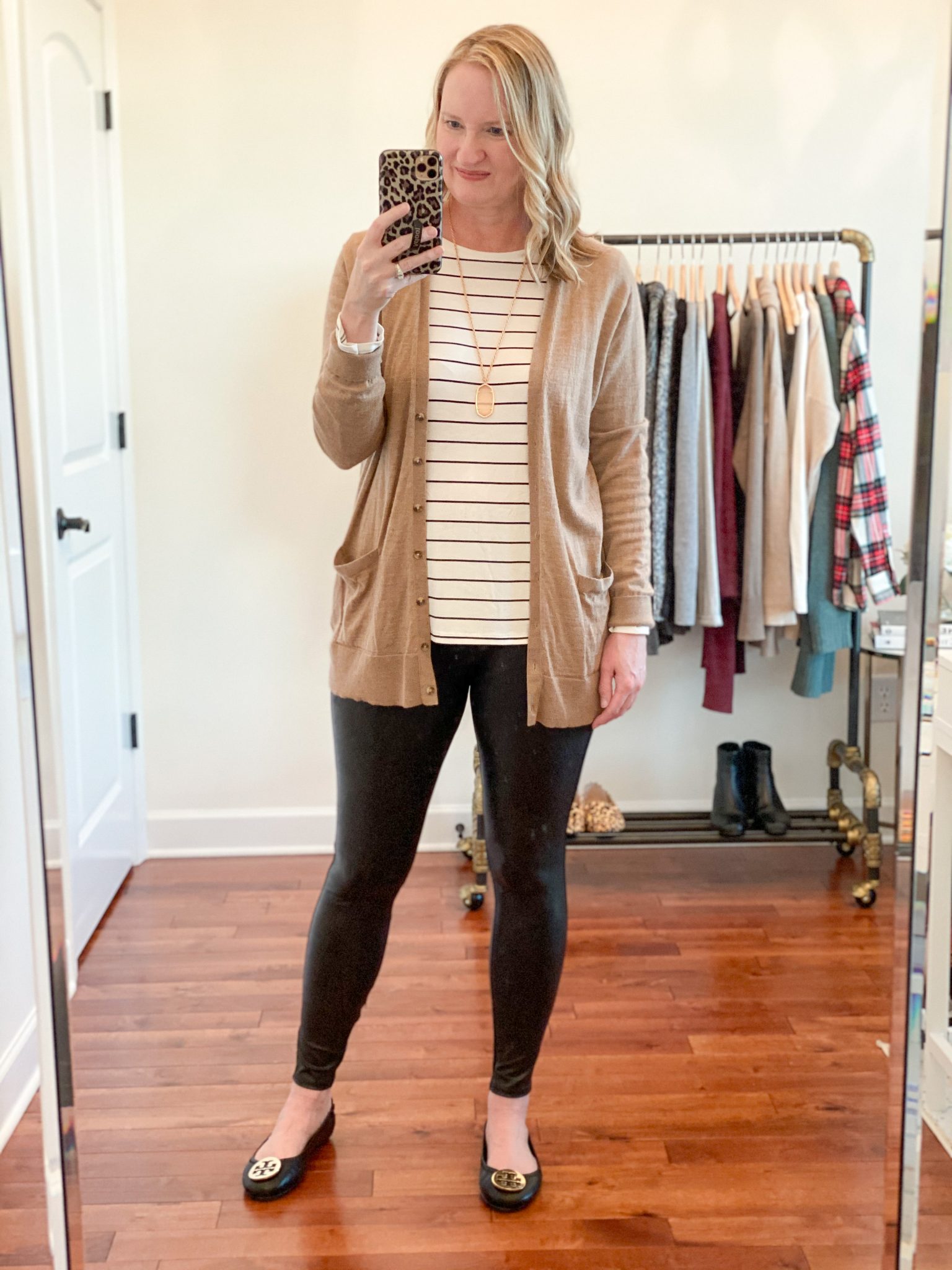 shirts to wear with faux leather leggings