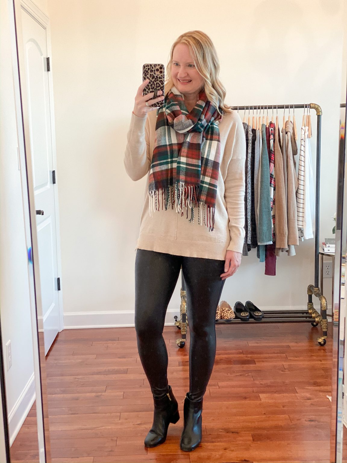 shirts to wear with faux leather leggings