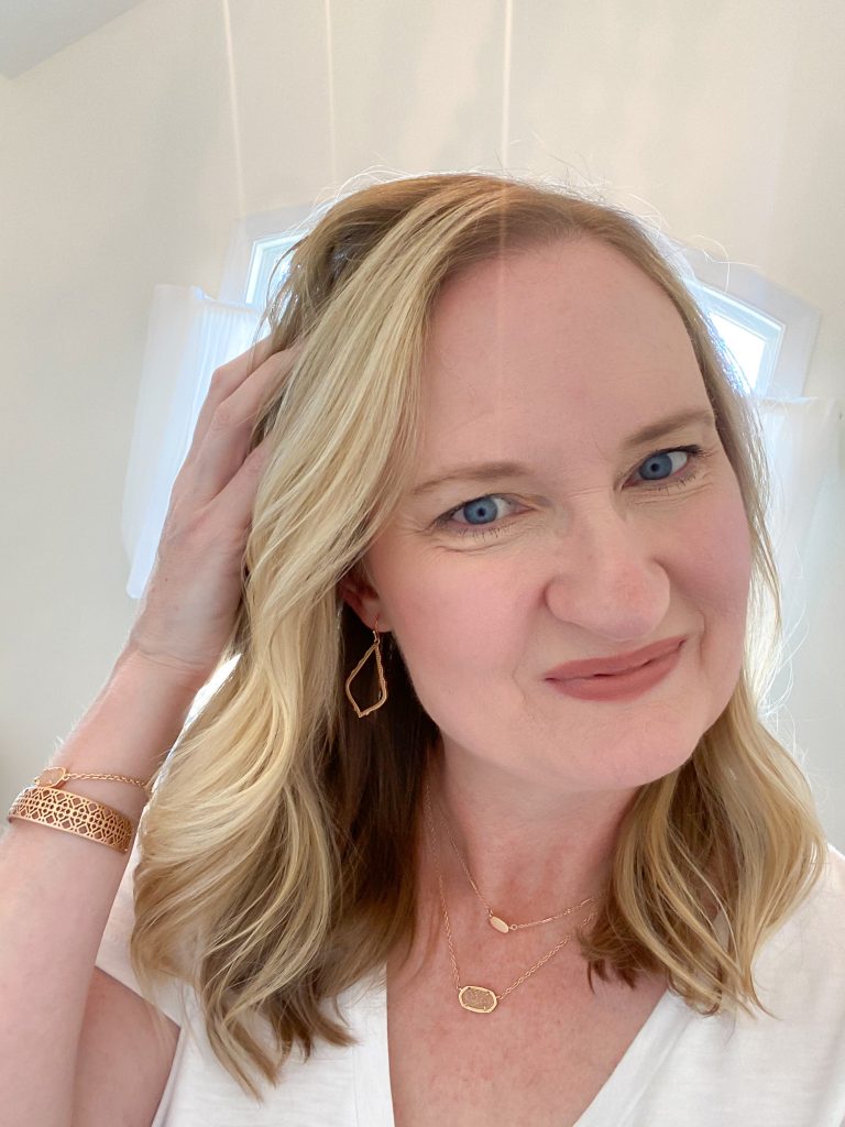 My-Makeup-Routine-Sephora-Sale-Apr-2020-finished-look-Kendra-Scott-jewelry