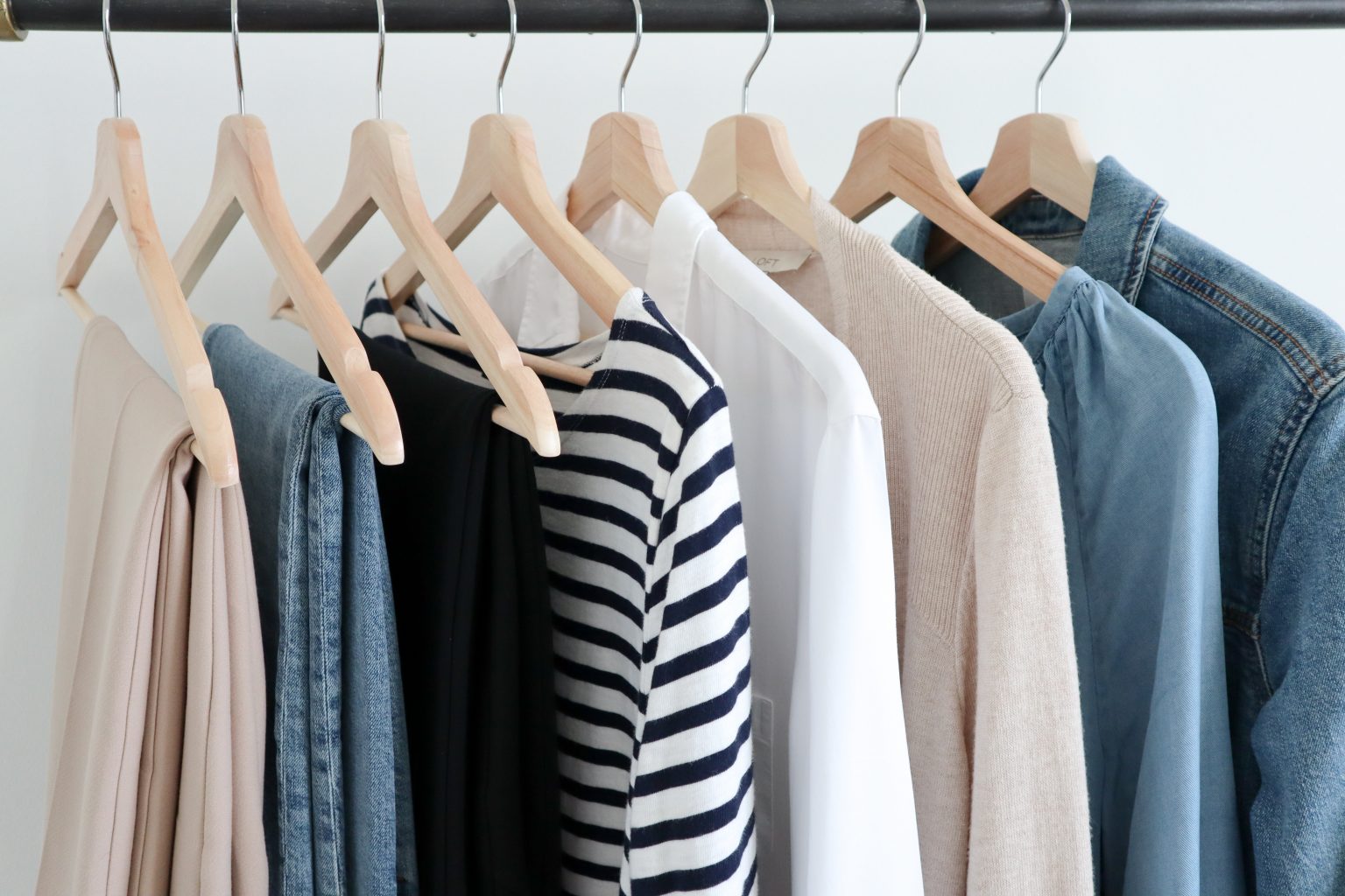 Wardrobe Styling Services: Classy Yet Trendy's Capsule Wardrobes vs ...
