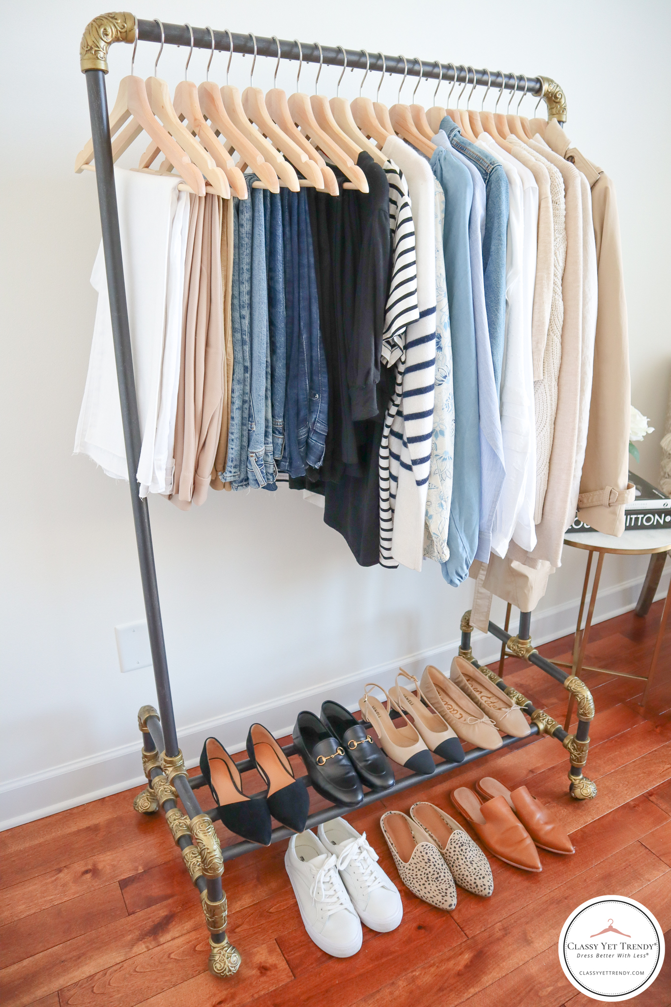 9 Pieces = 30 Outfits Minimalist Capsule Wardrobe - Classy Yet Trendy
