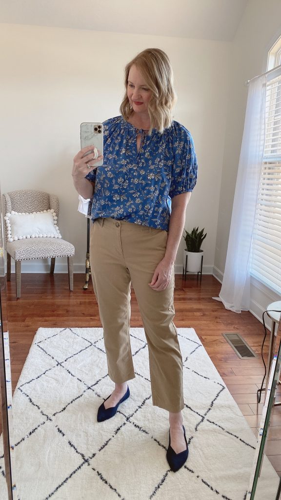 TRY-ON SESSION REVIEWS LOFT FEB 11 2022 - blue floral puff sleeve top khaki pants rothys navy flats