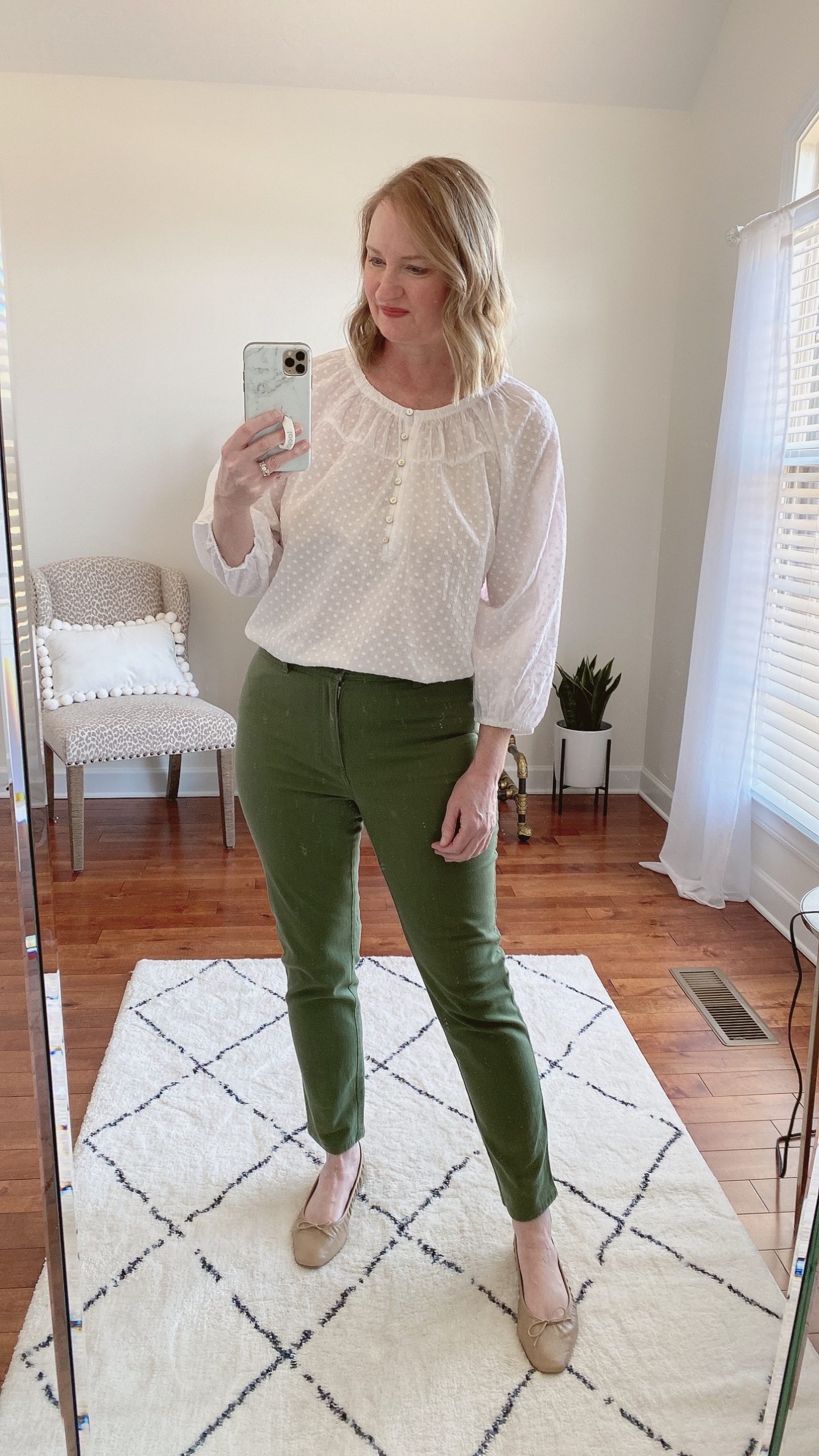 TRY ON SESSION REVIEWS LOFT FEB 11 2022 white henley top green pants tucked scaled