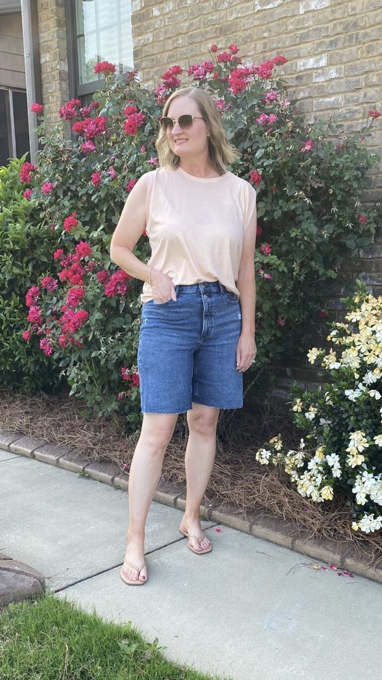 A Casual Outfit For Hot Summer Days