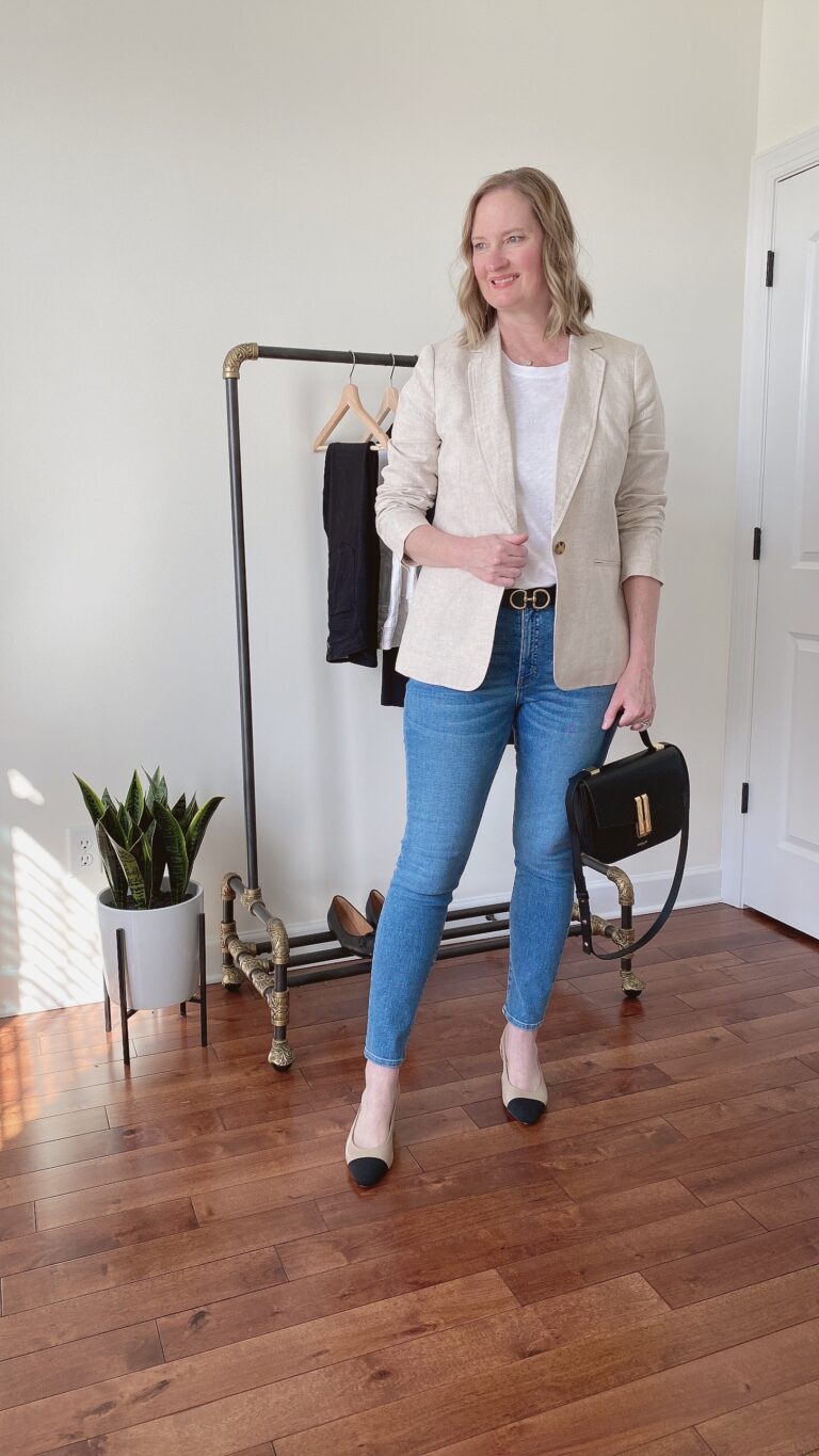 The Smart Casual 10×9 Wardrobe Challenge: What I Wore in 9 Days + Ruched Sleeve Style Hack