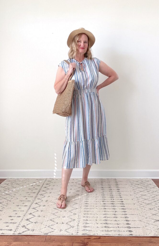 Two Ways To Wear A Linen Dress In The Summer - Classy Yet Trendy