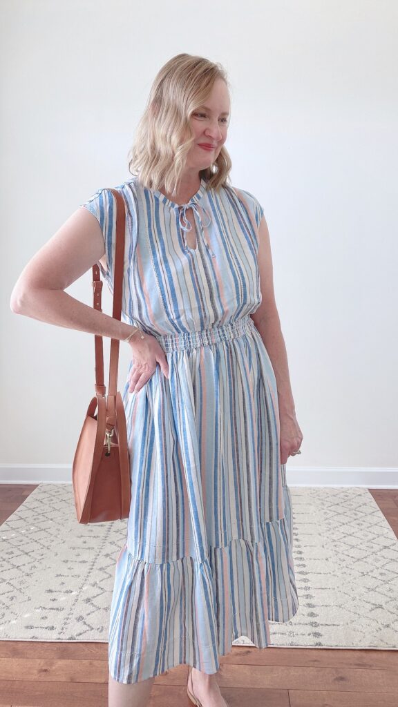 TWO WAYS TO WEAR A LINEN DRESS - OUTFIT 2 CLOSEUP