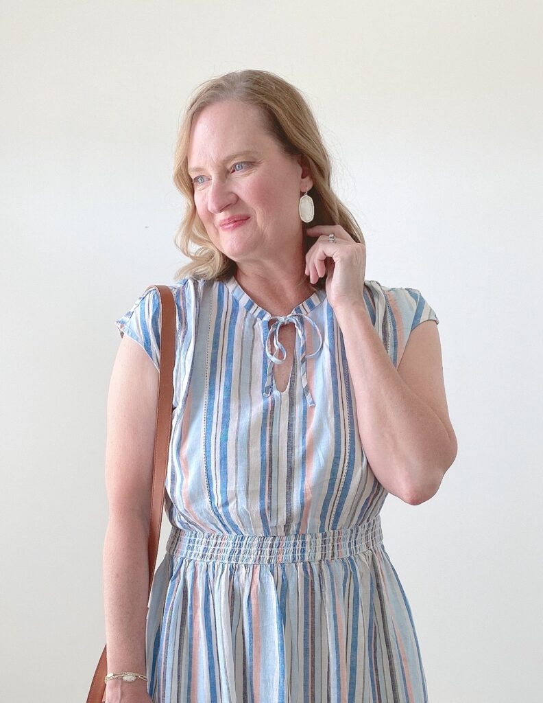 TWO WAYS TO WEAR A LINEN DRESS - OUTFIT 2 EARRINGS