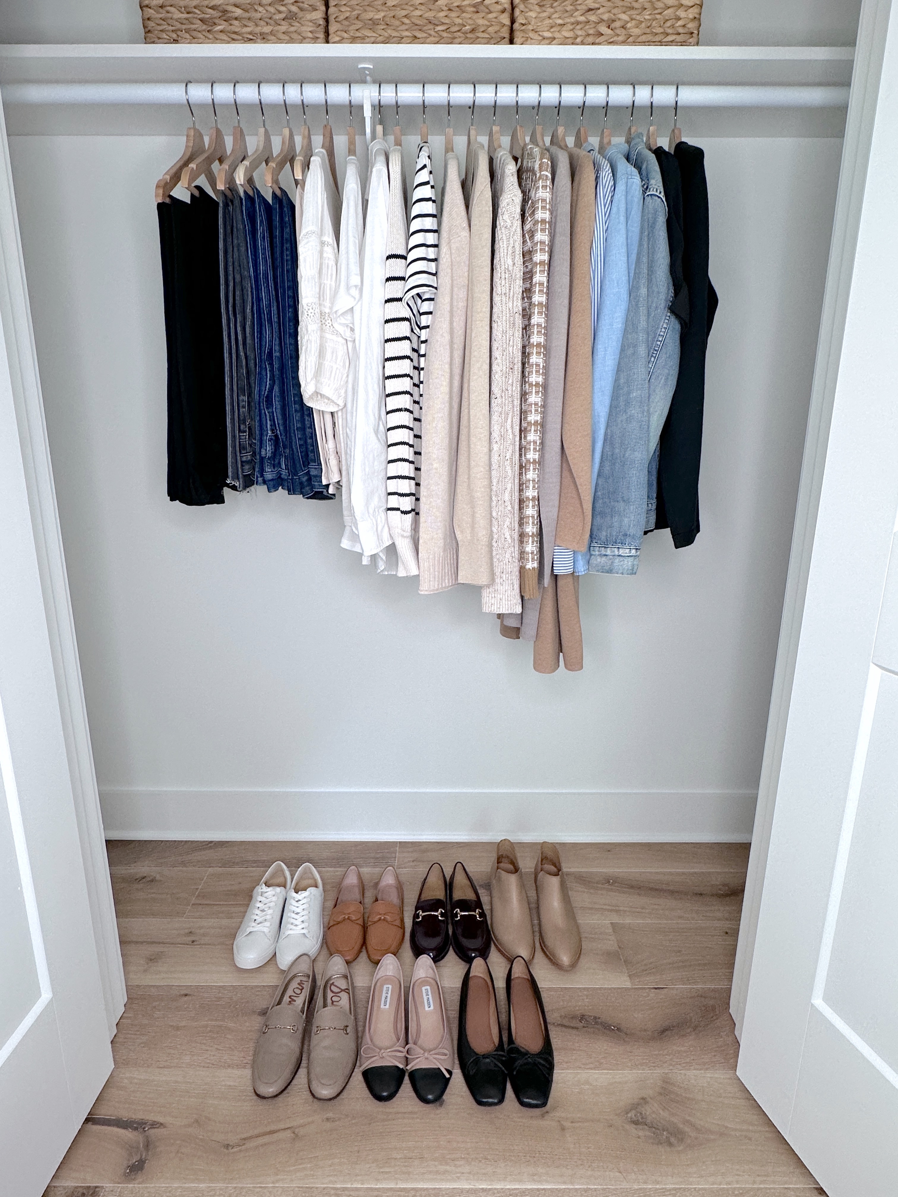 My 29-Piece Fall 2023 Classic Neutral Capsule Wardrobe In My Closet -  Classy Yet Trendy