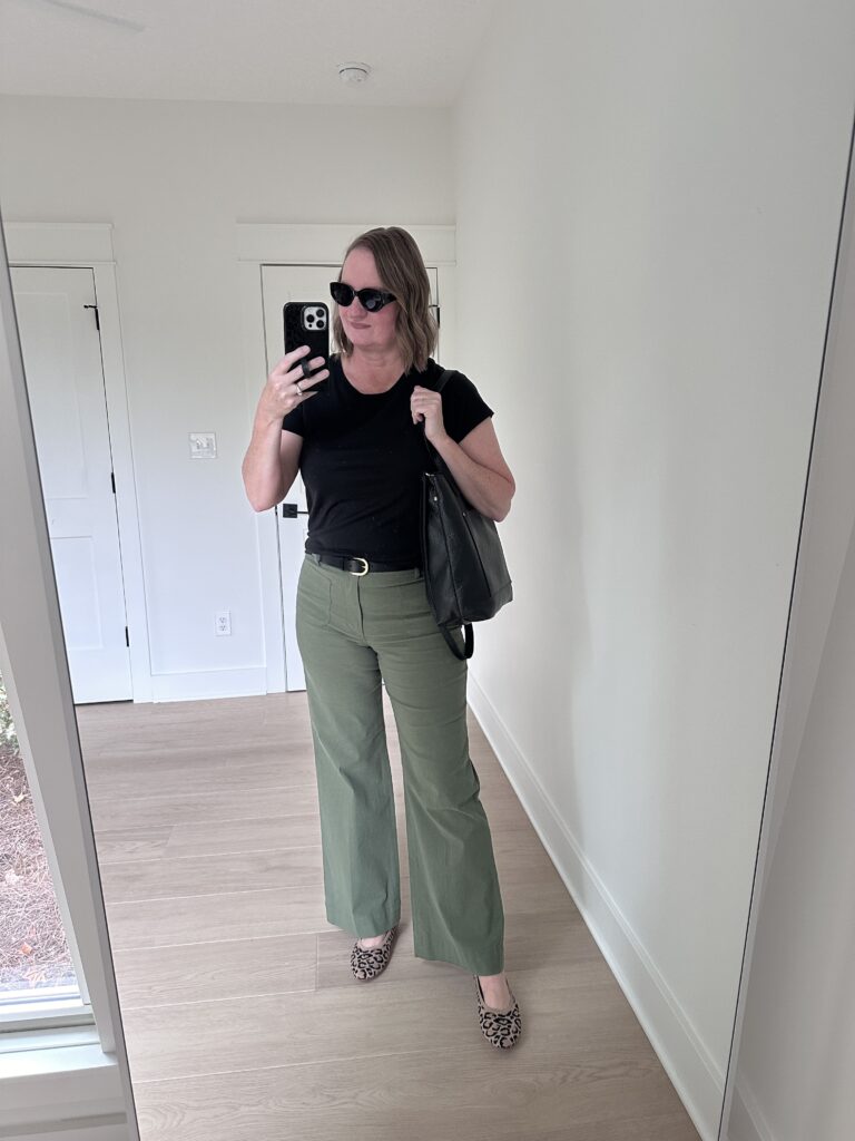 HOW TO STYLE A BLACK AND OLIVE IN A FALL TRANSITION OUTFIT 2